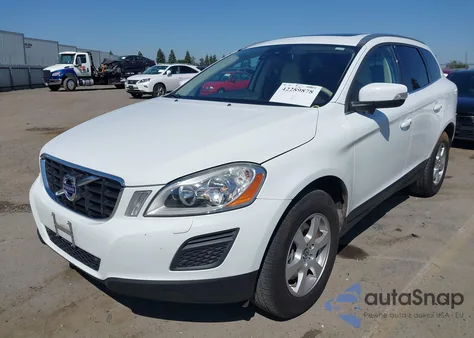 2011 Volvo Xc60 3.2/3.2 R-Design from USA, damaged, VIN YV4940DL2B2155637